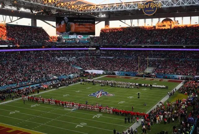 『特朗普』美国确诊33万，特朗普：中国货物没问题