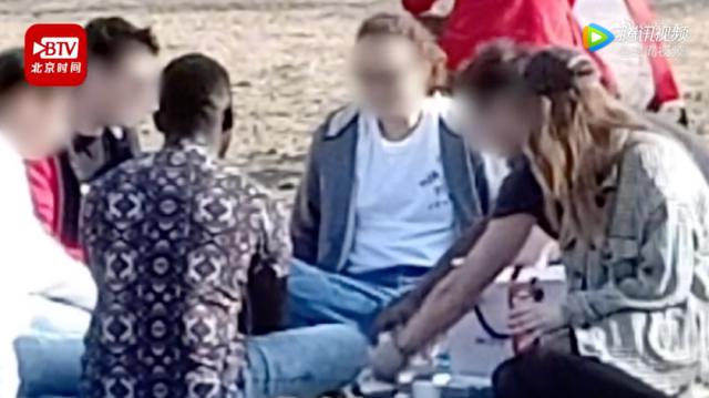 「朝阳公园」外国人不戴口罩,扎堆北京一公园聚餐!网友大惊!官方回应了