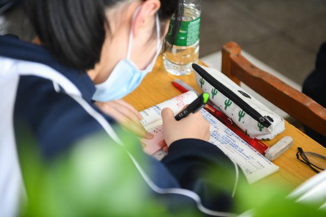 「新媒体」久违的校园，你好