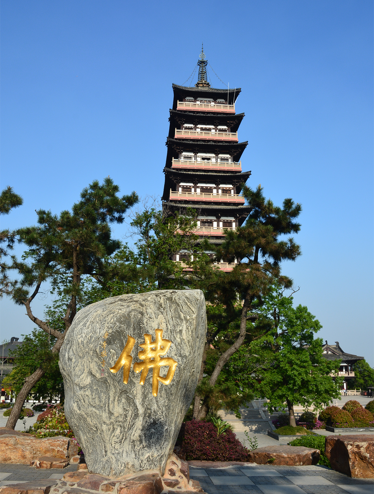 扬州古刹之首大明寺,距今1500多年历史,因鉴真法师而名扬天下_人民号