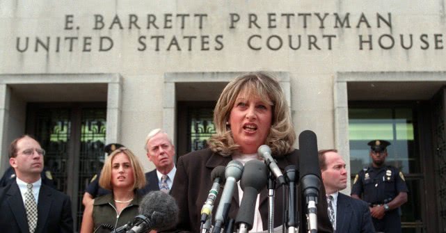 #莱温斯基#克林顿性丑闻事件关键人物去世，曾录下莱温斯基电话内容