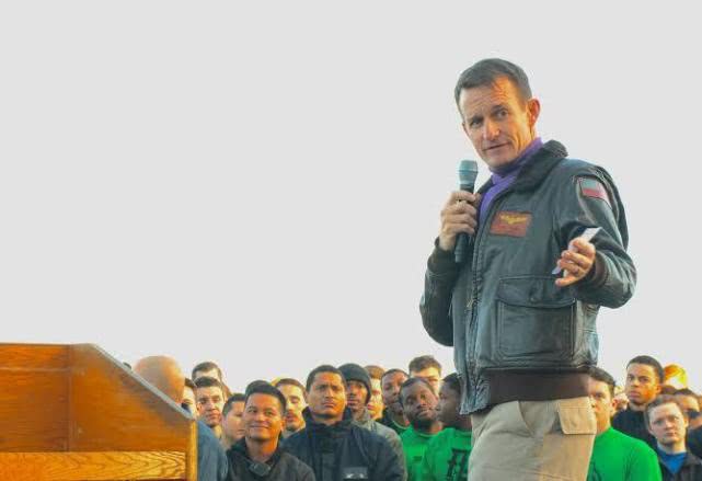 海军▲改主意了？美海军官员称对恢复罗斯福号舰长职务持开放态度