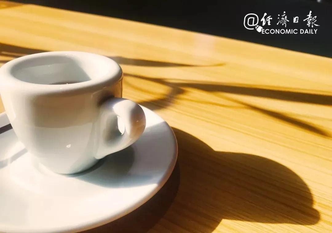 【社会】为什么还愿意看朋友圈？这是我见过最积极的答案