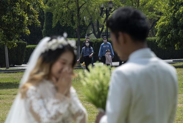 「新媒体」梦想已久的婚纱照，来了