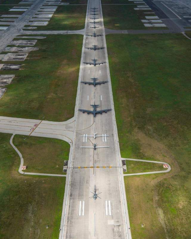 「轰炸机」重大转变！美军刚秀完肌肉就从关岛撤走全部轰炸机，有何玄机？