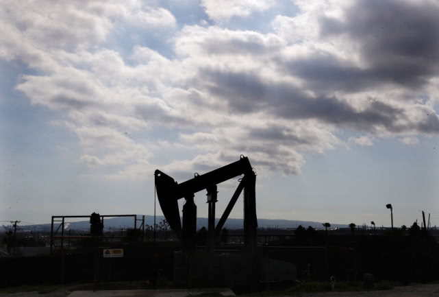 『石油』纽交所石油期货首次跌成负数,美媒:但零售油价格不会相呼应