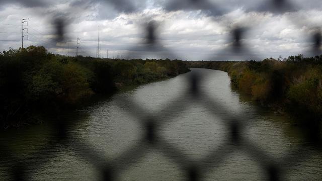 『驱逐出境』美国驱逐出境移民中查出新冠病毒感染者，中美洲国家有点慌