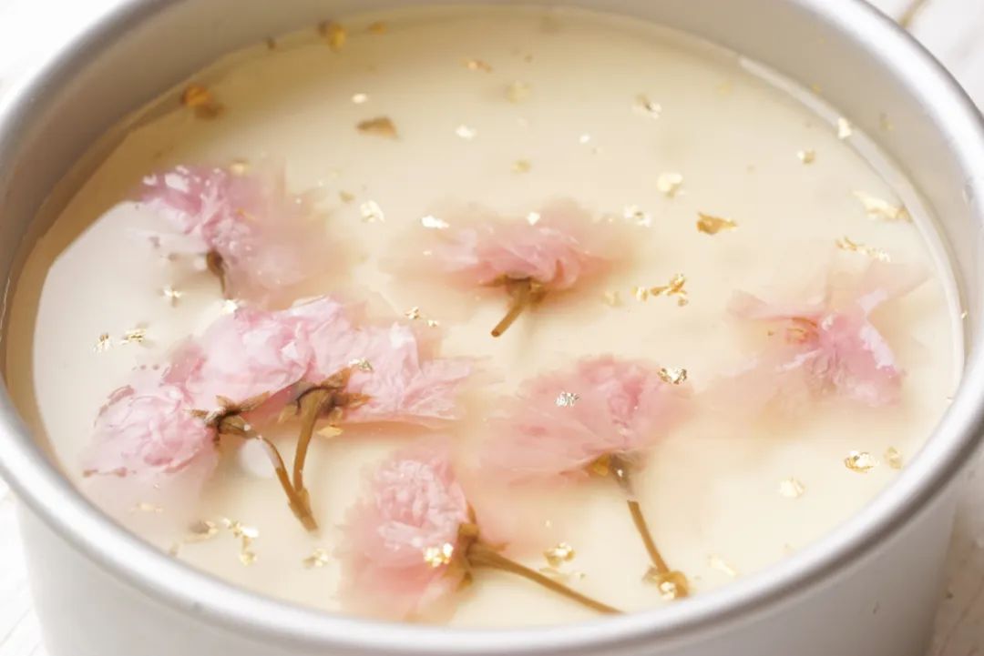 樱花：无烤箱无裱花，做出最美的樱花镜面水晶蛋糕