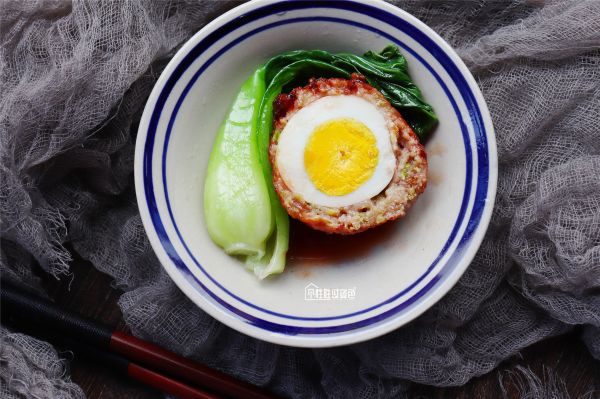 豆果美食▲烧菜勾芡讲究多，芡汁一定要这个时候下，亮油挂汁不起疙瘩！