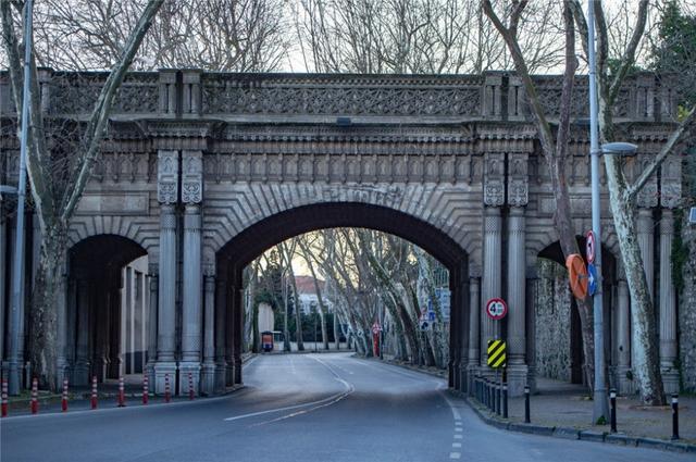 「疫情」10万+！这个国家为何成了欧美之外疫情最重的地方？