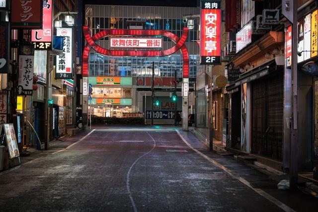 #防护服#韩日媒体:日本大量确诊患者无法入院 有医护轮流穿同一件防护服