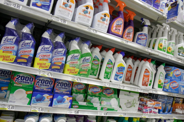 『特朗普』特朗普又改口了：并不是推荐美国人注射消毒液抵御新冠病毒