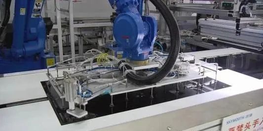 「疫情」3月进出口贸易降幅收窄 疫情或为外贸企业转型提供契机