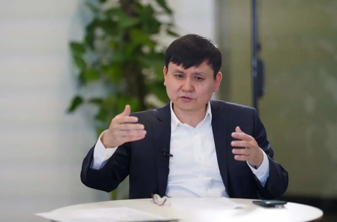 「肺炎疫苗」新冠肺炎疫苗何时来？人人要打？张文宏这么说→