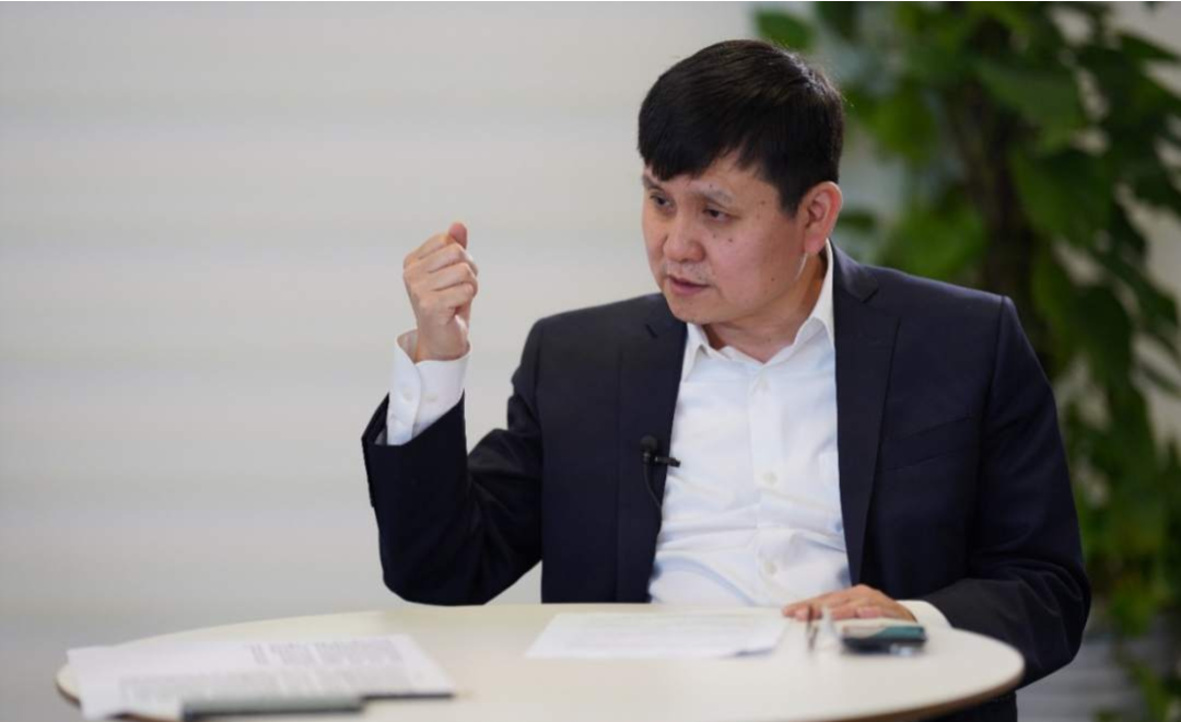 「肺炎疫苗」新冠肺炎疫苗何时来？人人要打？张文宏这么说→