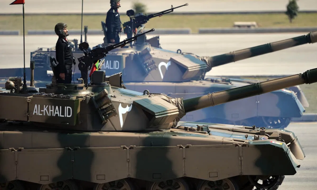 【2015年巴基斯坦阅兵式上的90-2】