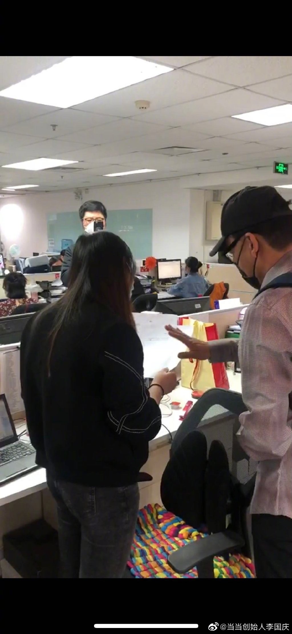 李国庆▲李国庆回应“抢公章”：依法接管，何来抢？