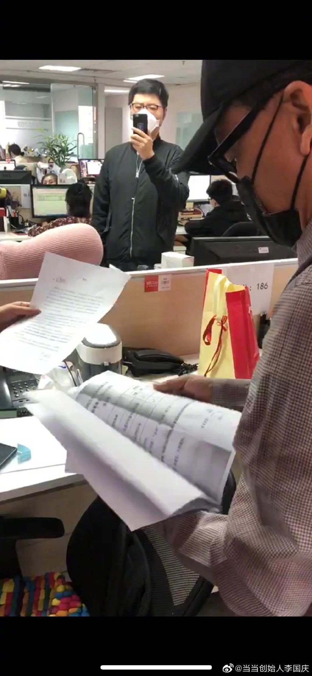 李国庆▲李国庆回应“抢公章”：依法接管，何来抢？