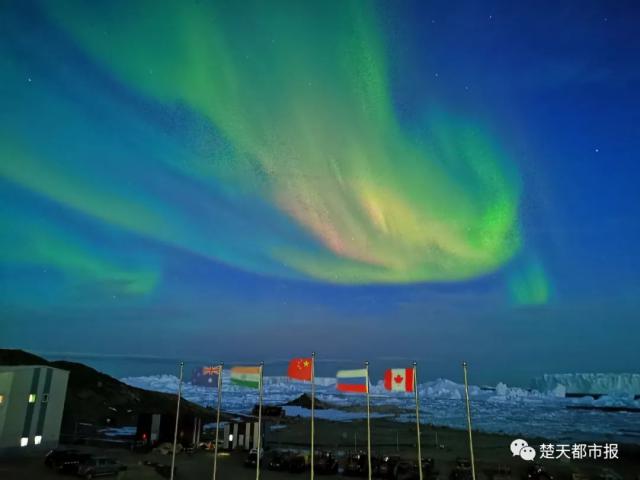 「南极」硬核!女教师“滞留”南极,祖国这样接她回家