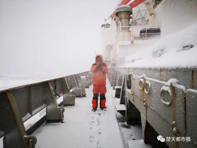 「南极」硬核!女教师“滞留”南极,祖国这样接她回家