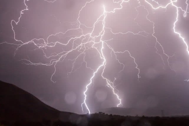 国际社会■惨！印度东部发生雷暴大雨，十多人因雷电袭击死亡