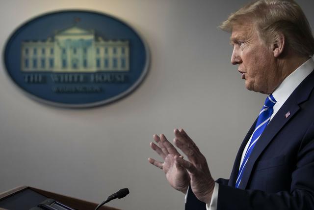 [特朗普]是否会为错误使用消毒剂的人数激增而负责？特朗普：不，我不会