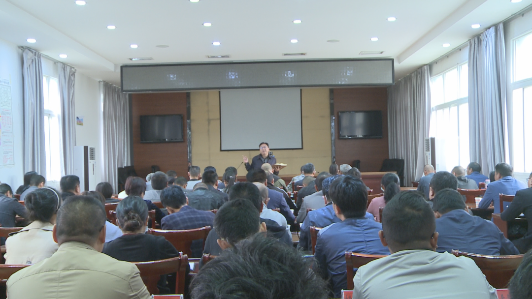 全市召开经济运行分析点评视频会议