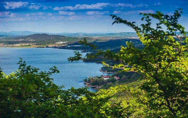 沈阳周边的棋盘山就是个不错的选择啊!