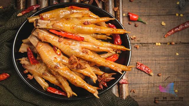 米饭：不敢相信！4个鸡爪竟相当于半斤米饭！这些食物堪称“热量炸弹”