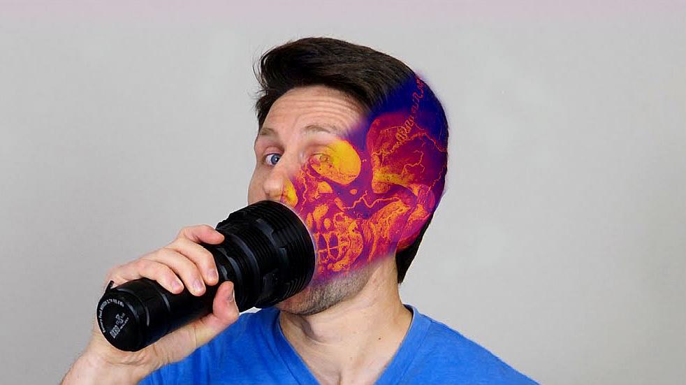 用红外线手电照射头部摄像机能拍下什么画面看光线变化就知道