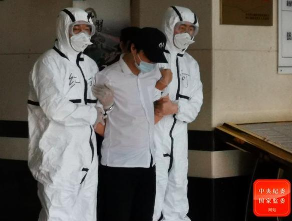 #贷款诈骗罪#“红通人员”胡亦品在越南被缉捕并遣返 曾任温州交行一支行主管涉嫌贷款诈骗罪