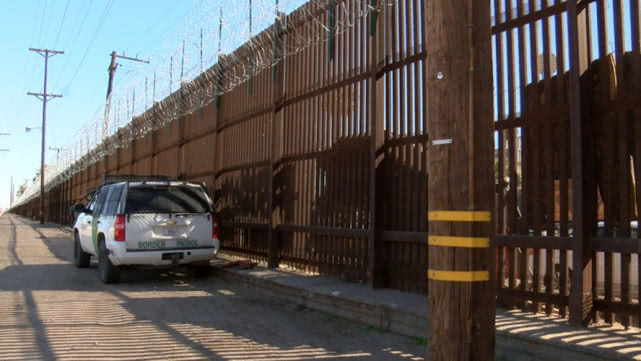 『国际』美国拘捕一名非法越境印度男子，其新冠病毒检测呈阳性