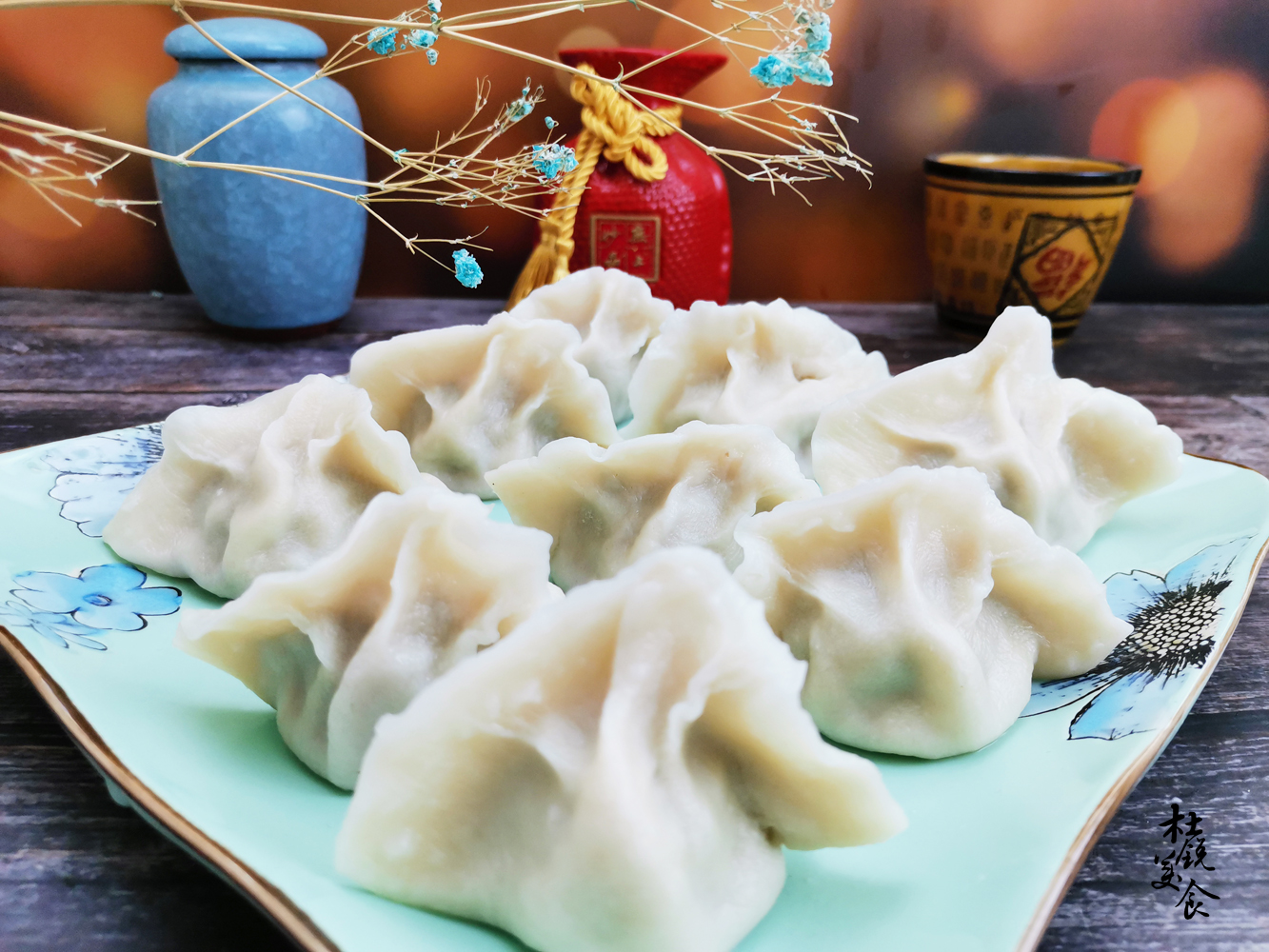 『美食』这食材天然抗虫用农药少，夏天要多吃，调馅包水饺，皮薄还爆汁