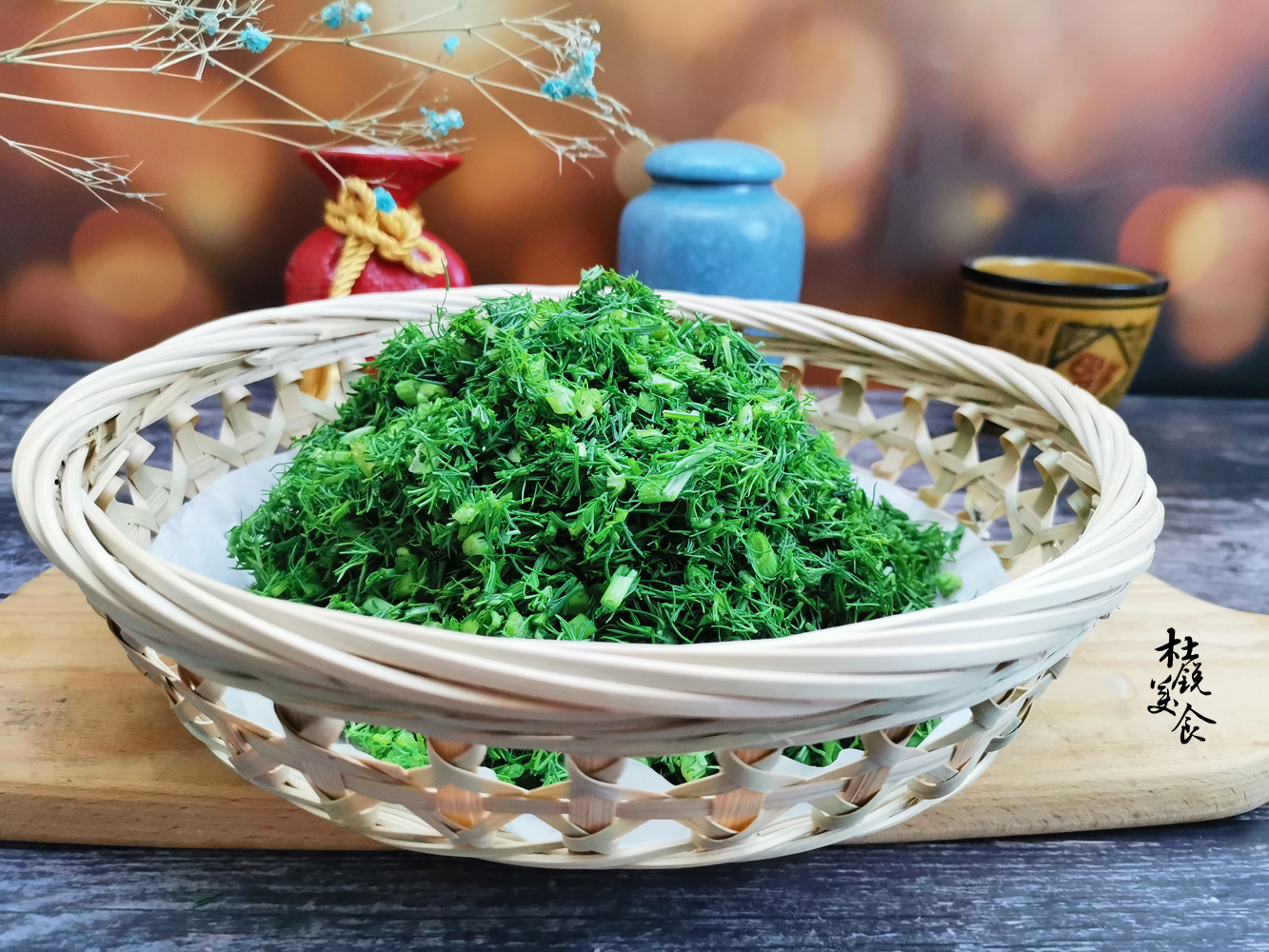 『美食』这食材天然抗虫用农药少，夏天要多吃，调馅包水饺，皮薄还爆汁