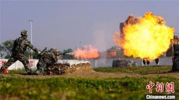 「陆军」陆军第71集团军某合成旅组织实战化喷火训练