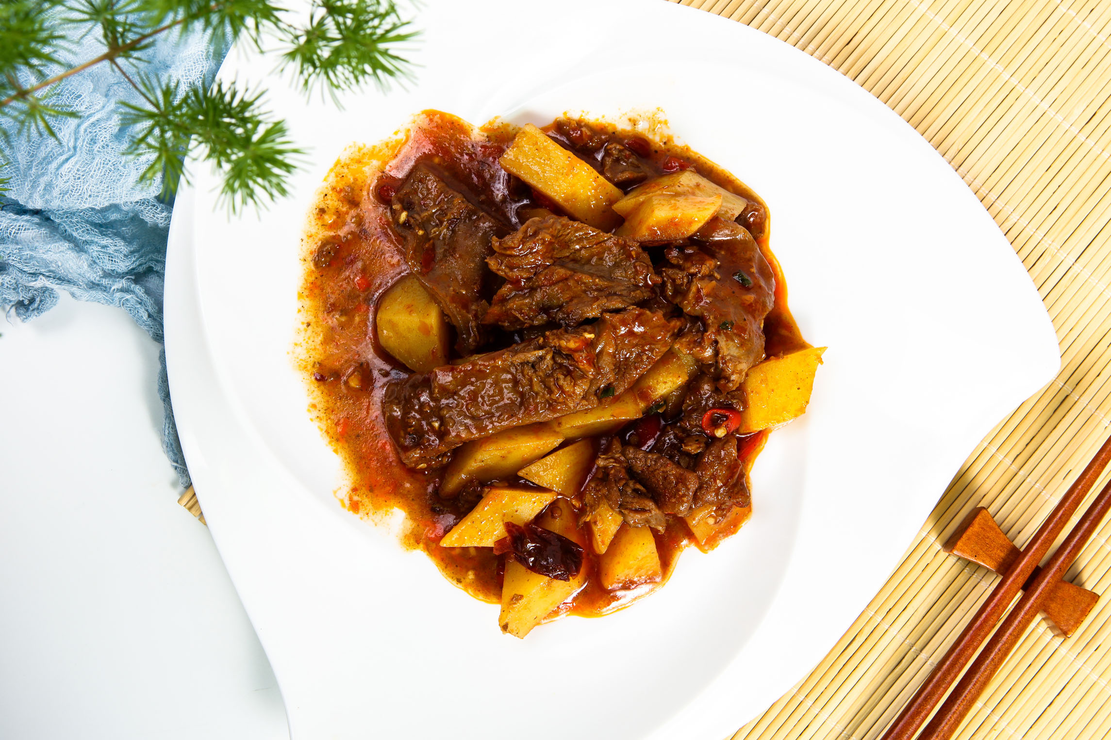 「红烧牛腩」分享一道红烧牛腩的做法和配方，希望你会喜欢