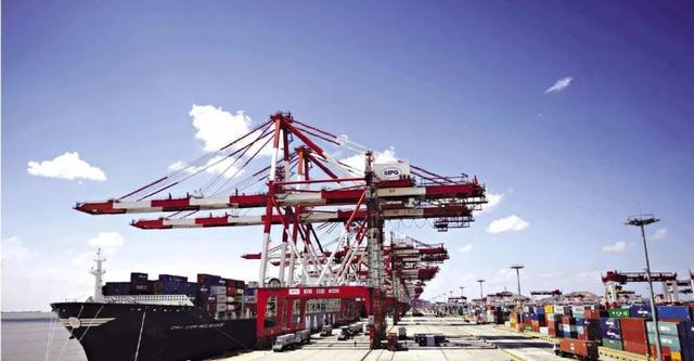 「」看到某些教授的无知崇美言论，我几乎晕倒