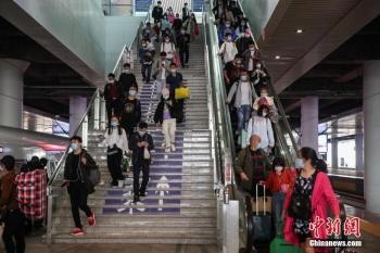 「铁路」返程客流回升 5月4日全国铁路预计发送旅客530万人次