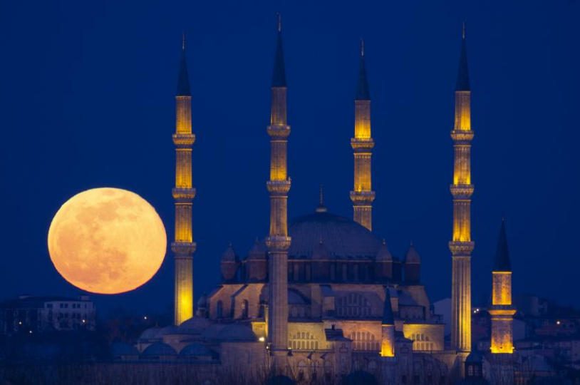 超级月亮请定好您的闹钟，本周！今年最后一个超级满月来袭