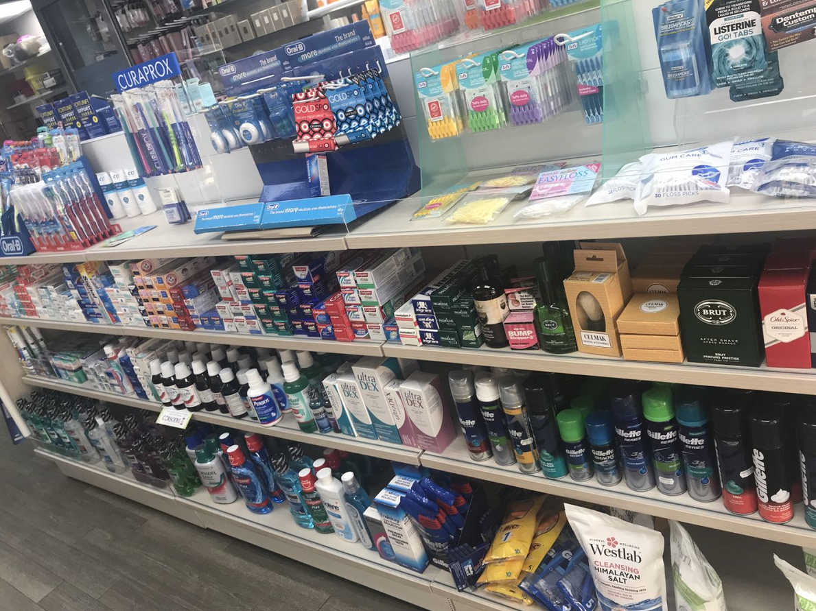 虹影作家虹影在英国：面粉和口罩匮乏 三位医生朋友被感染