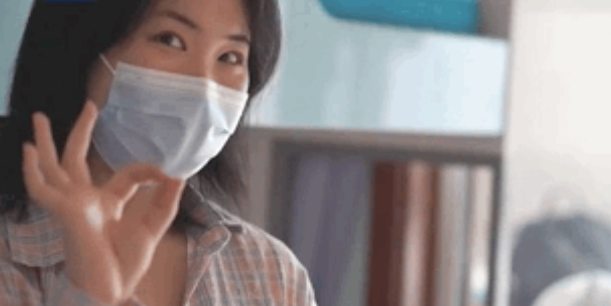 教育今天，世界微笑日！6组笑对疫情的照片，哪张最打动你？｜特别关注