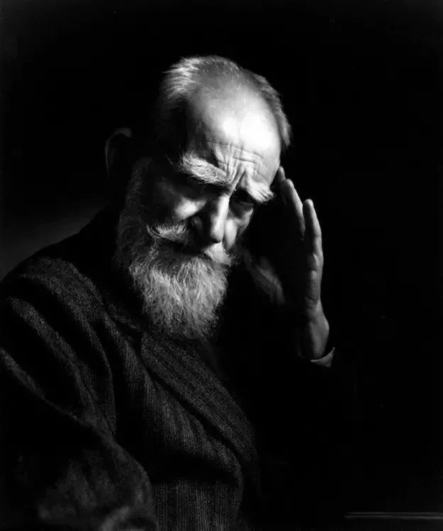 拍摄灵魂的肖像摄影大师优素福卡什