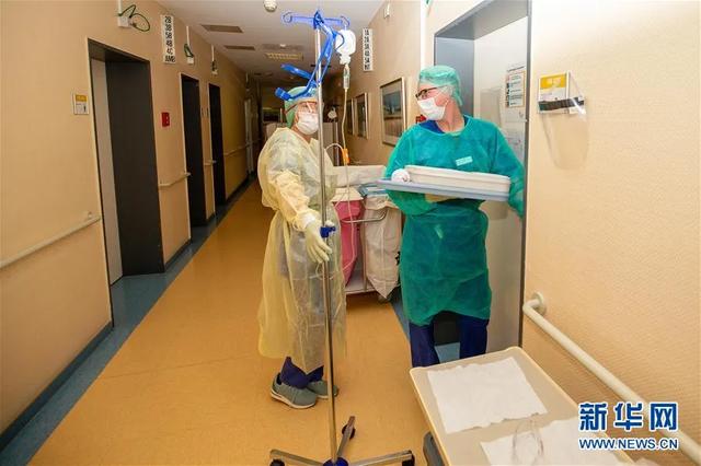 肺炎美国累计超128万例，副总统彭斯新闻秘书确诊感染新冠病毒