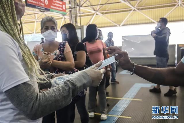 肺炎美国累计超128万例，副总统彭斯新闻秘书确诊感染新冠病毒