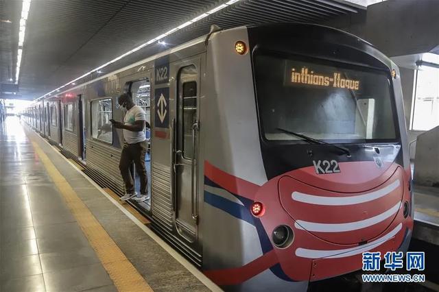 肺炎美国累计超128万例，副总统彭斯新闻秘书确诊感染新冠病毒