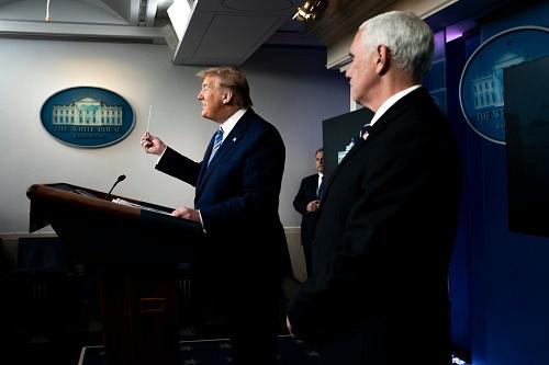 特朗普美媒：新冠病毒正在击败特朗普政府 白宫手忙脚乱却想结束新冠工作小组