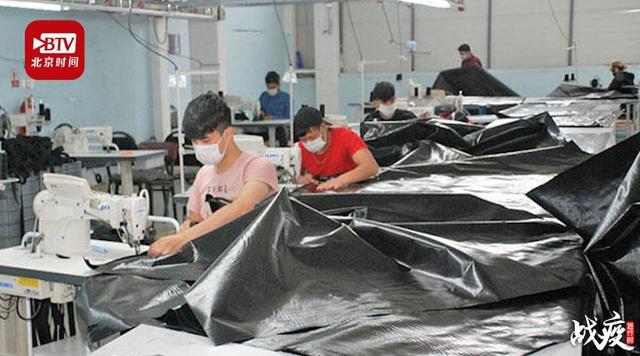 国际社会土耳其一衬衫厂复工改做装尸袋,英法等国订购装尸袋100万个