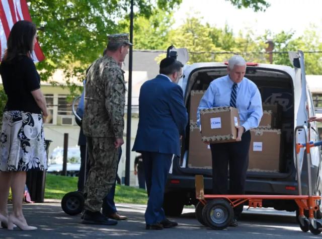 彭斯白宫告急、“抗疫队长”隔离,特朗普、彭斯还是不戴口罩