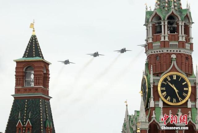 疫情孤寂气氛难掩火热情感：疫情下俄罗斯胜利日的别样庆祝