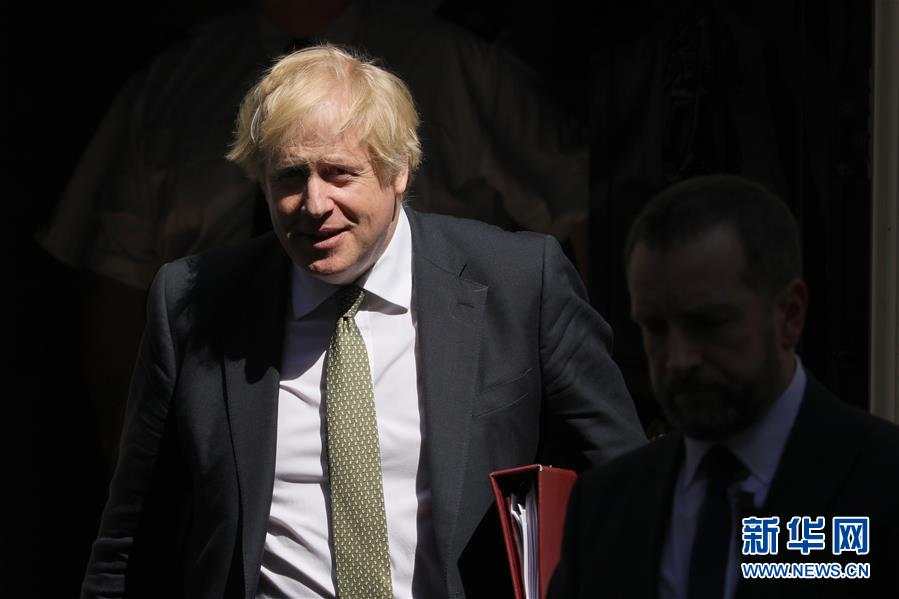 国际社会英国发布抗疫新口号,删除“留在家中”